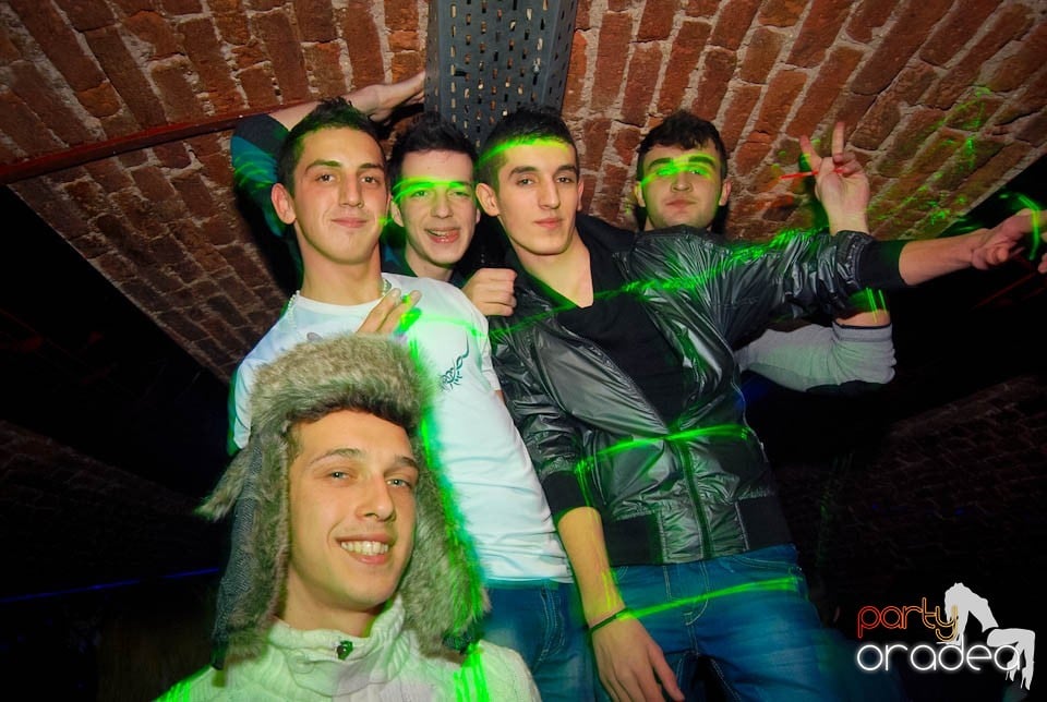 Weekend-ul se încheie în Escape,