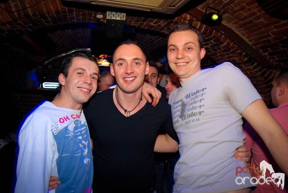 Weekend-ul se încheie în Escape,