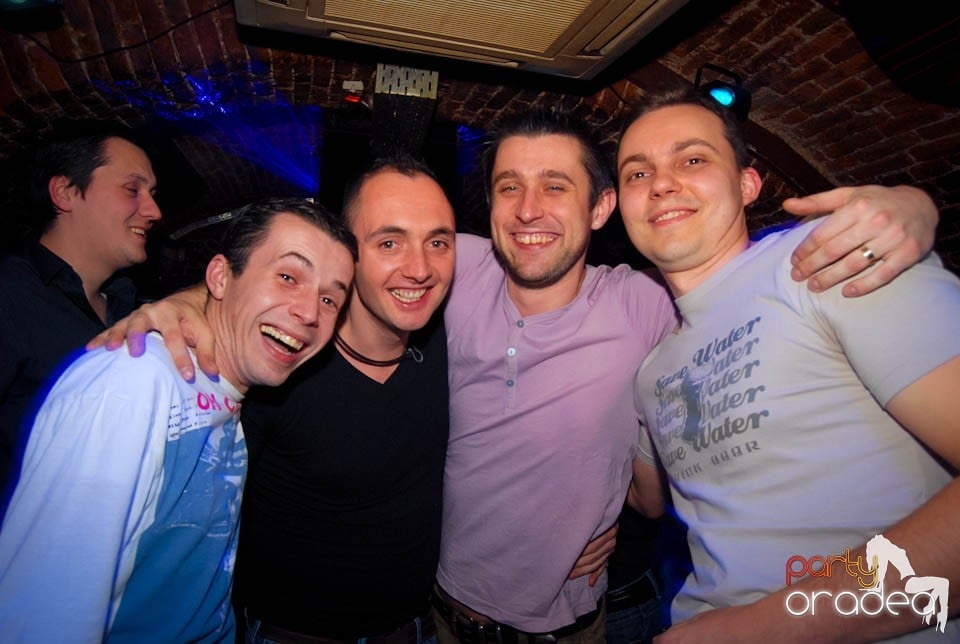 Weekend-ul se încheie în Escape,