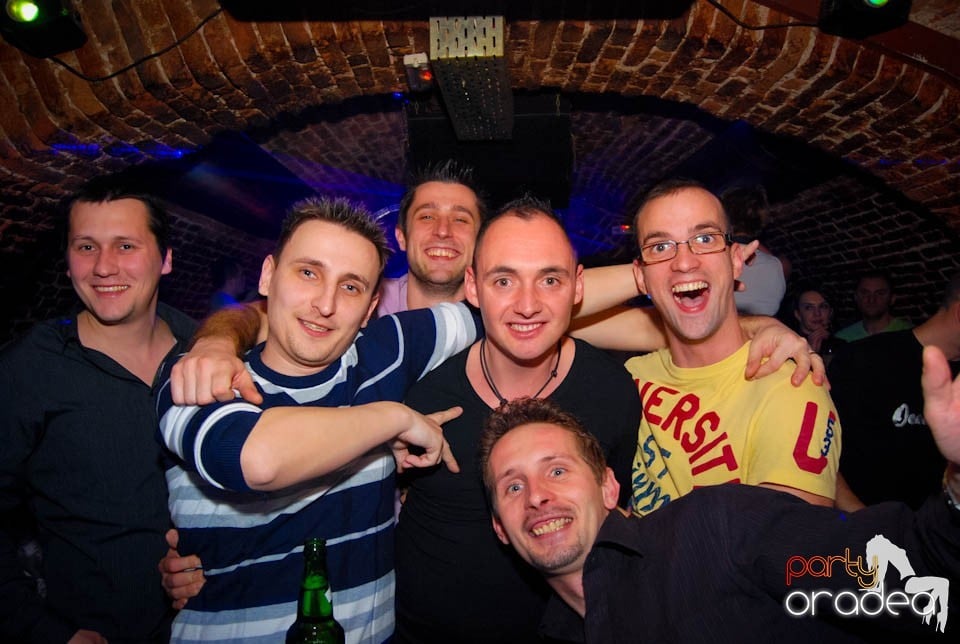 Weekend-ul se încheie în Escape,