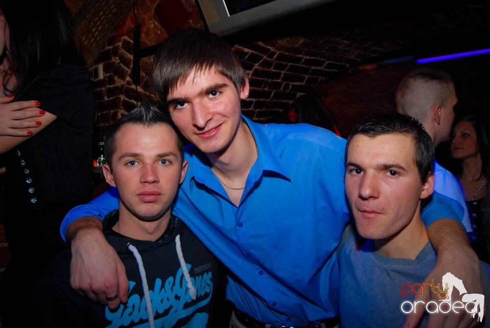 Weekend-ul se încheie în Escape,