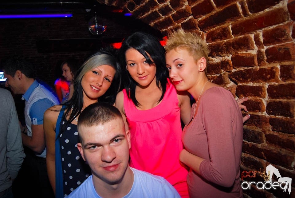 Weekend-ul se încheie în Escape,