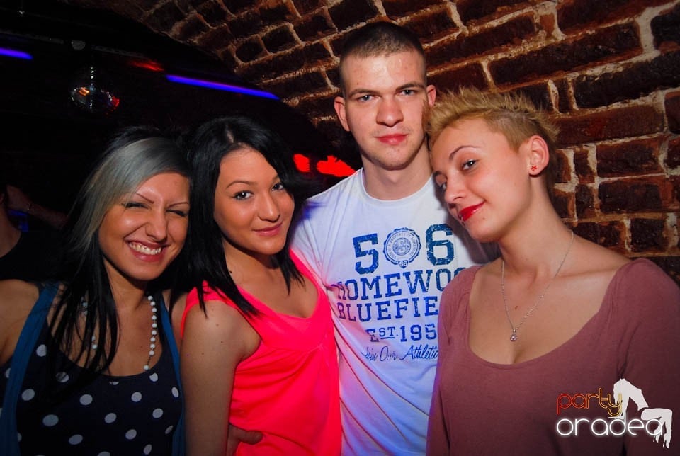 Weekend-ul se încheie în Escape,