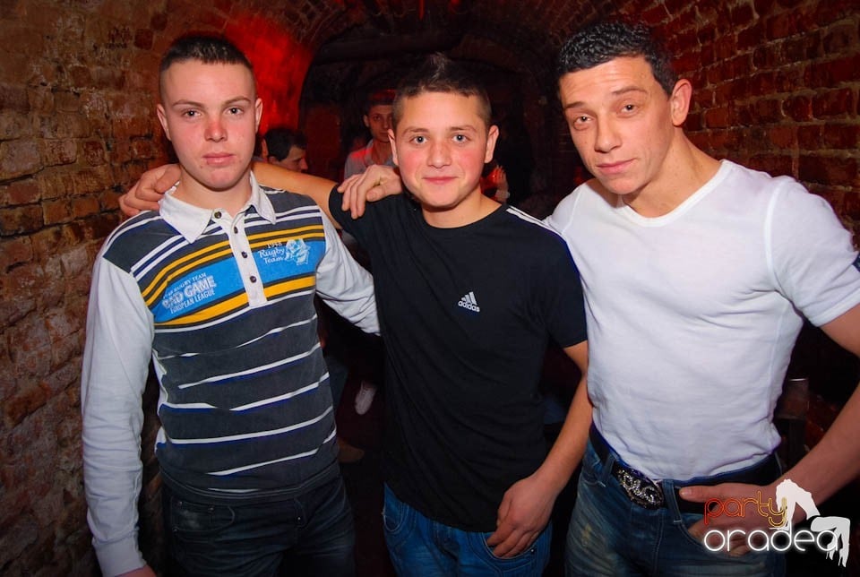 Weekend-ul se încheie în Escape,
