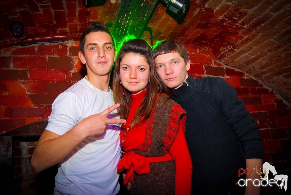 Weekend-ul se încheie în Escape,