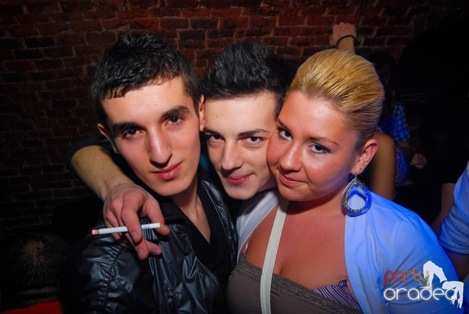 Weekend-ul se încheie în Escape,