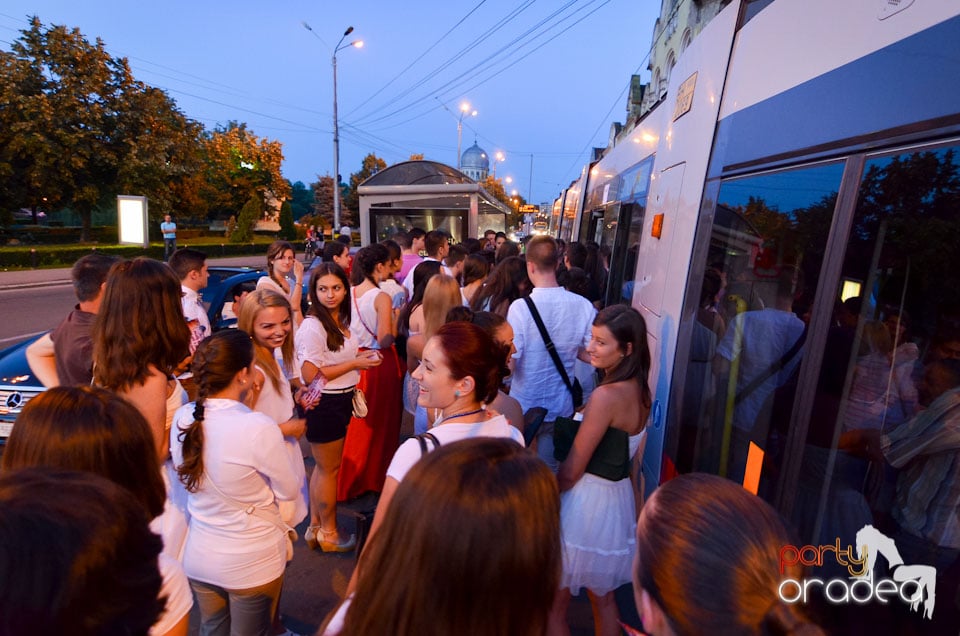 White Party în tramvai, 