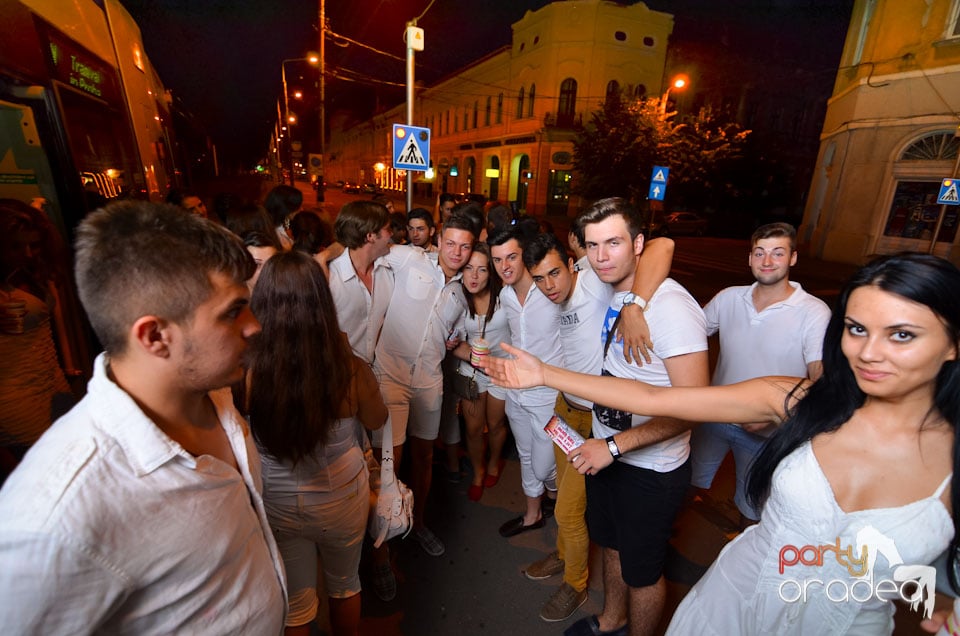 White Party în tramvai, 