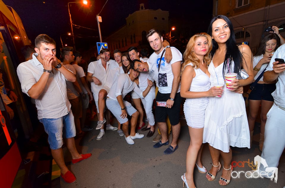 White Party în tramvai, 