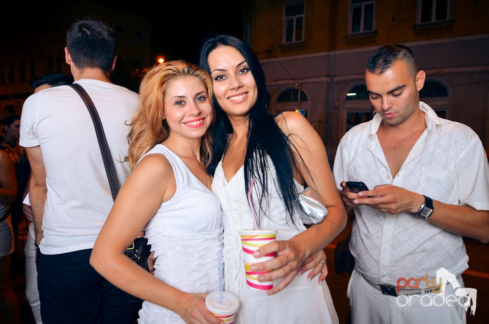 White Party în tramvai, 