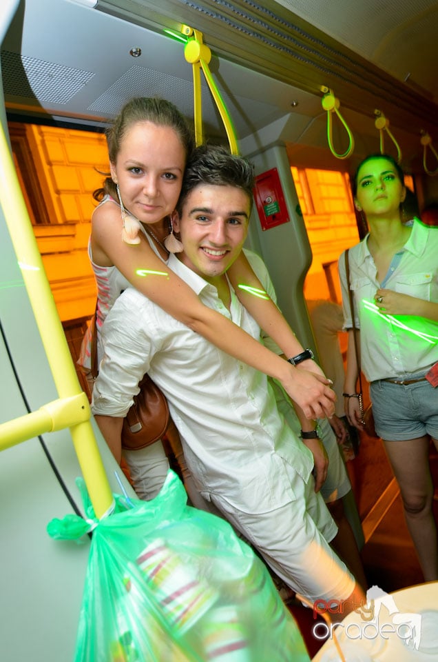 White Party în tramvai, 