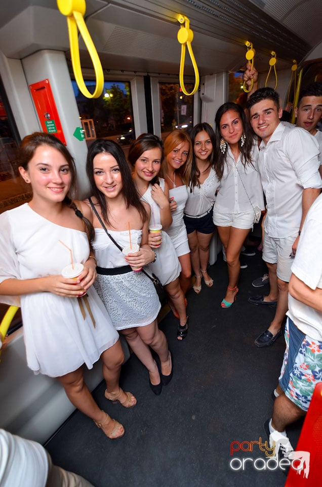 White Party în tramvai, 