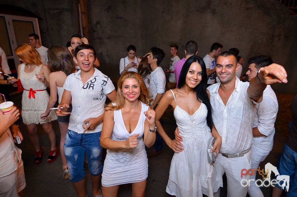 White Party în tramvai, 