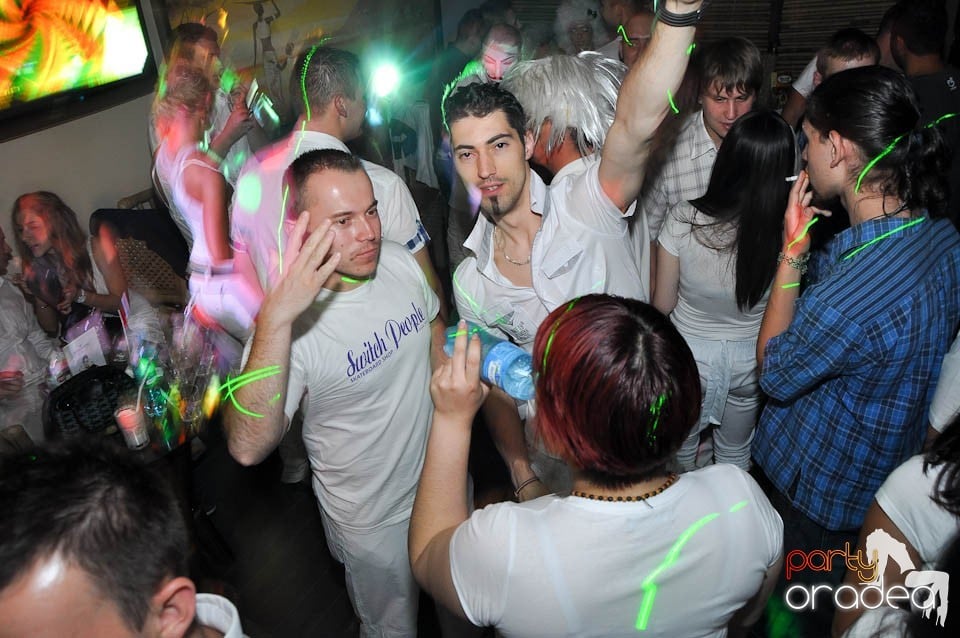 White Sensation Party @ Zulu, Zulu Caffe