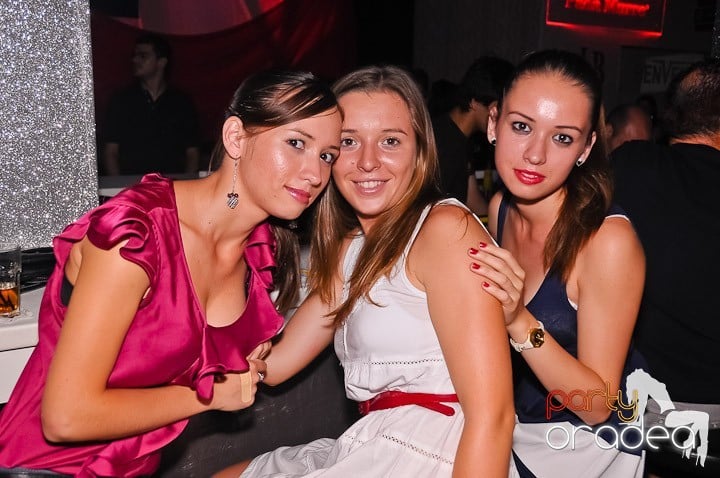 Yellow Party Tour continuă şi sâmbătă noaptea, 