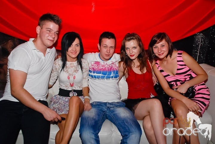 Yellow Party Tour continuă şi sâmbătă noaptea, 