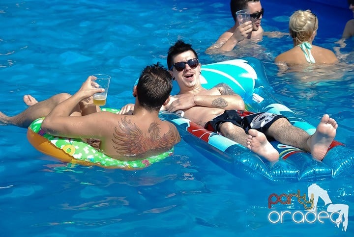Yellow Pool Party Day 2, 