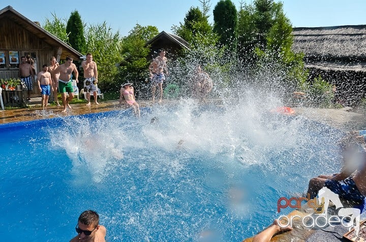 Yellow Pool Party Day 2, 
