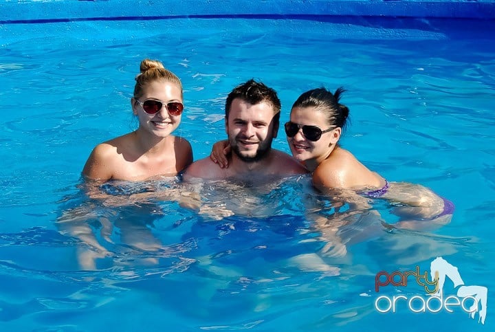 Yellow Pool Party Day 2, 