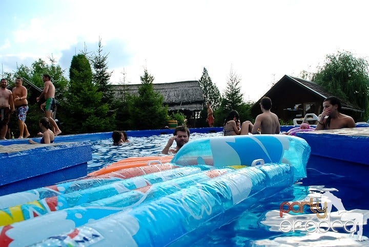 Yellow Pool Party, 
