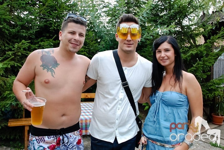Yellow Pool Party, 
