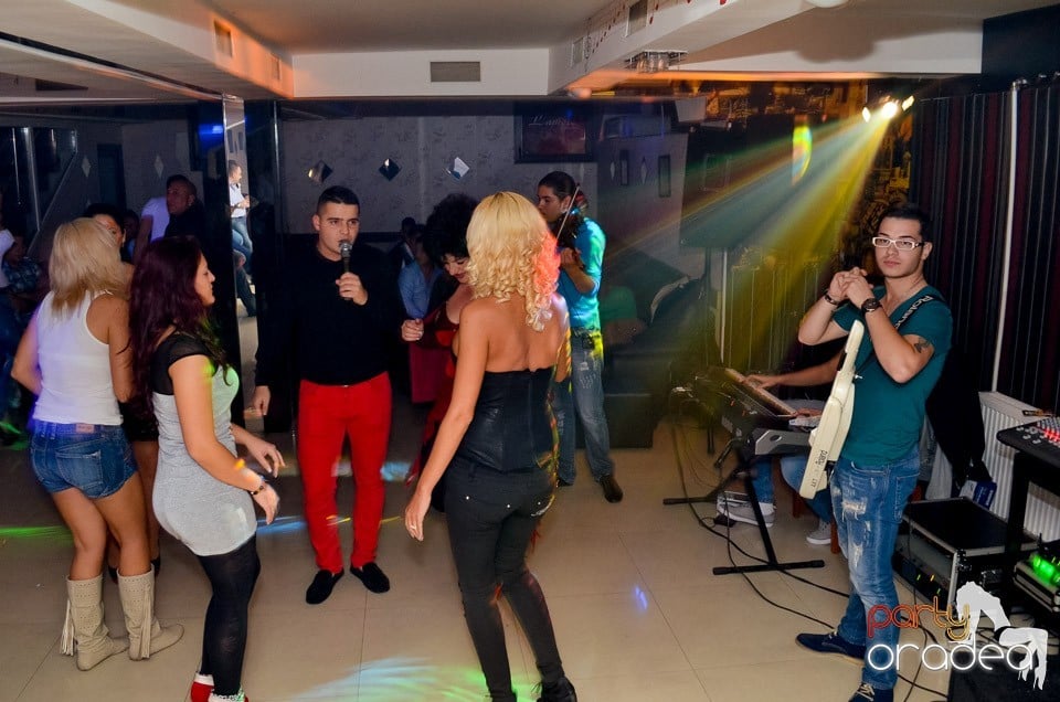 100% Show în L'Amore Caffe Club, 