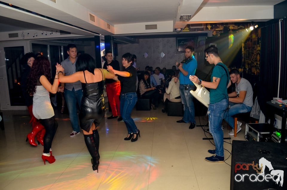 100% Show în L'Amore Caffe Club, 