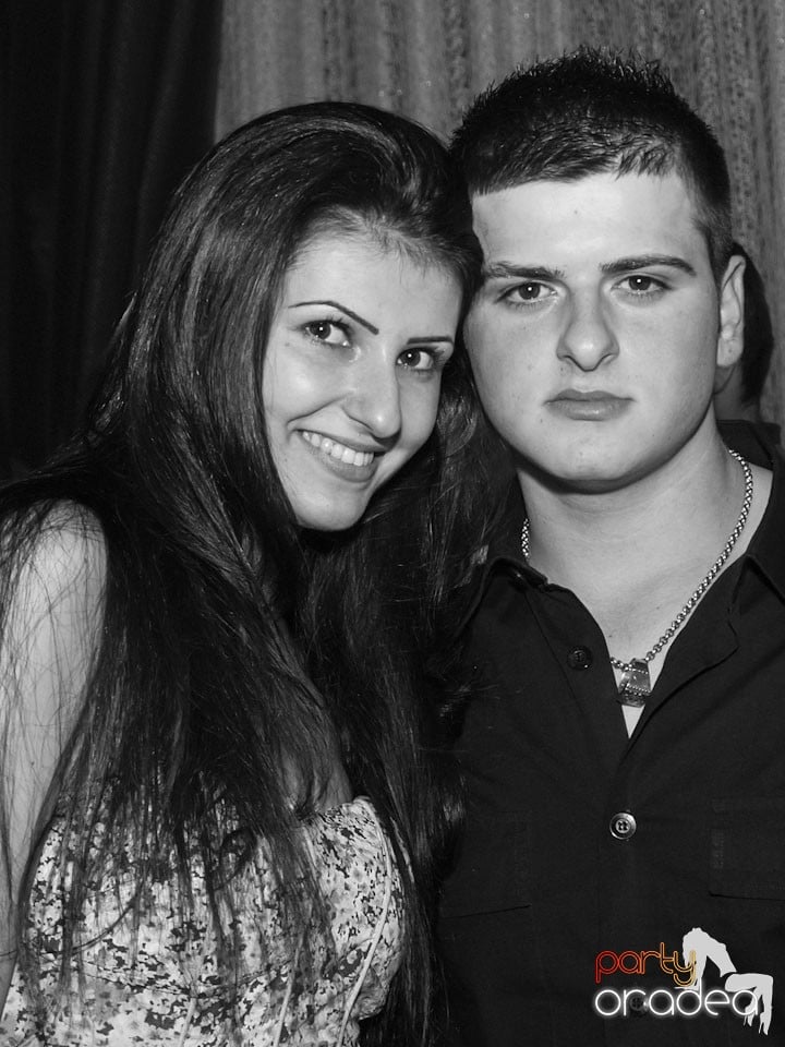 Black & White Party în The One Café & Club, 