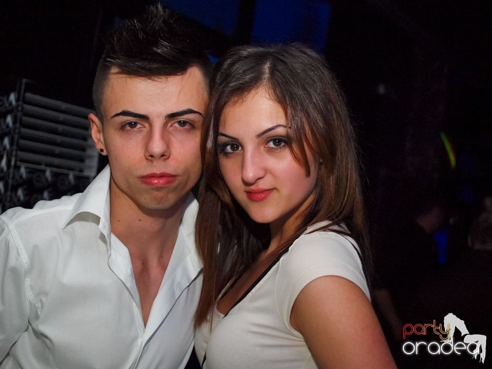 Black & White Party în The One Café & Club, 