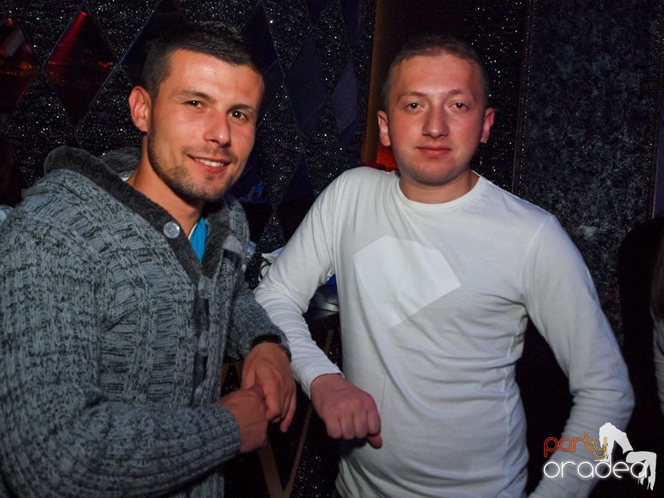 Black & White Party în The One Café & Club, 