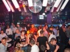 Black & White Party în The One Café & Club