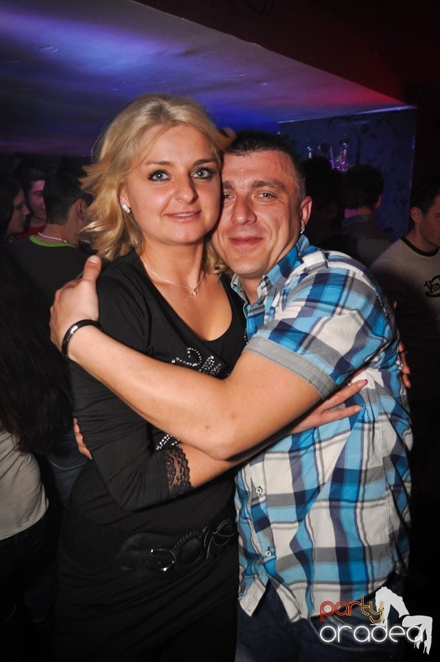 Bomba Party în Club Atti's, 