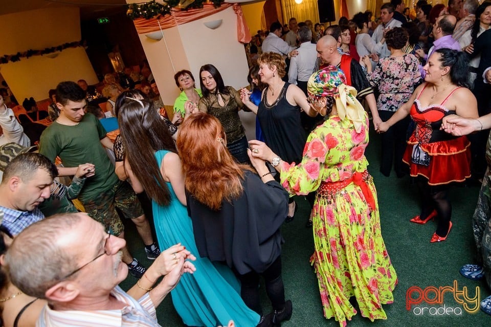 Carnaval în Hotel Mureş, Hotel Mureş