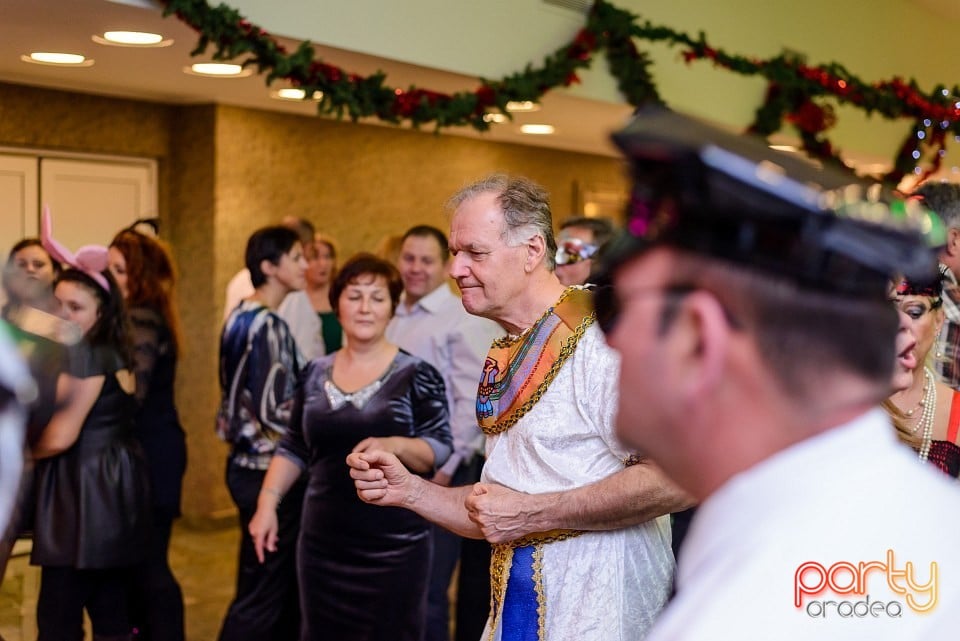 Carnaval în Hotel Termal, Hotel Termal