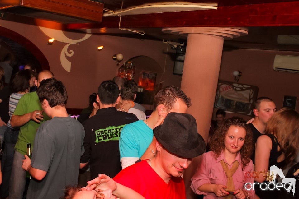 Carnaval Weekend Party în Chanson Café, 