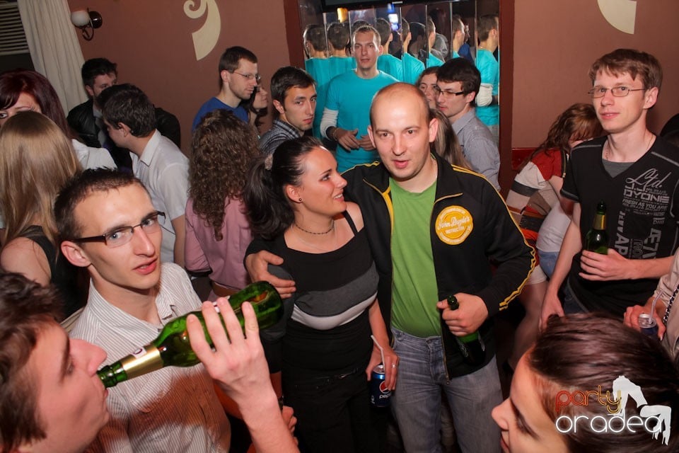 Carnaval Weekend Party în Chanson Café, 