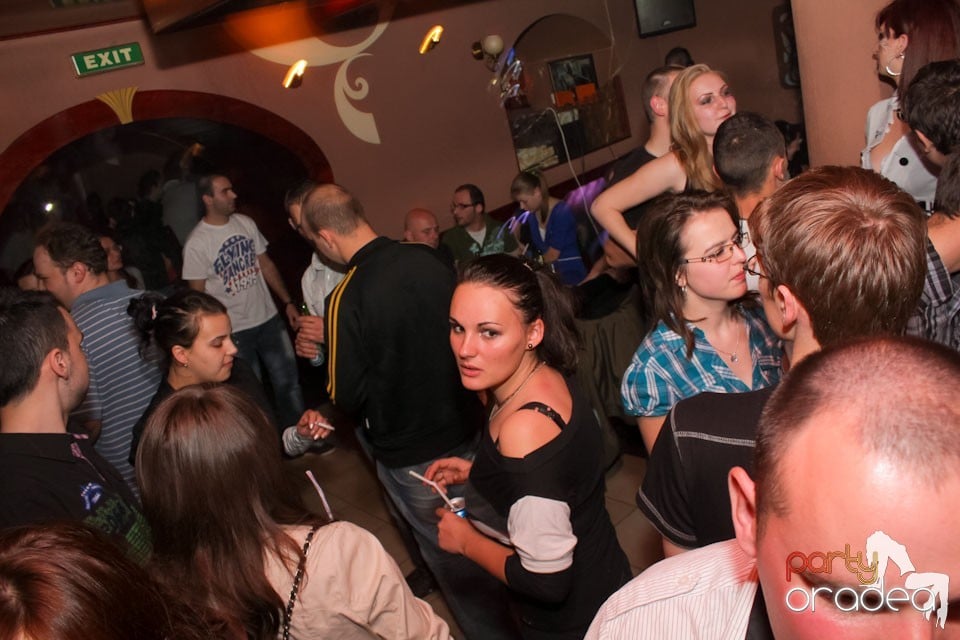 Carnaval Weekend Party în Chanson Café, 