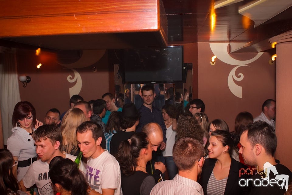 Carnaval Weekend Party în Chanson Café, 