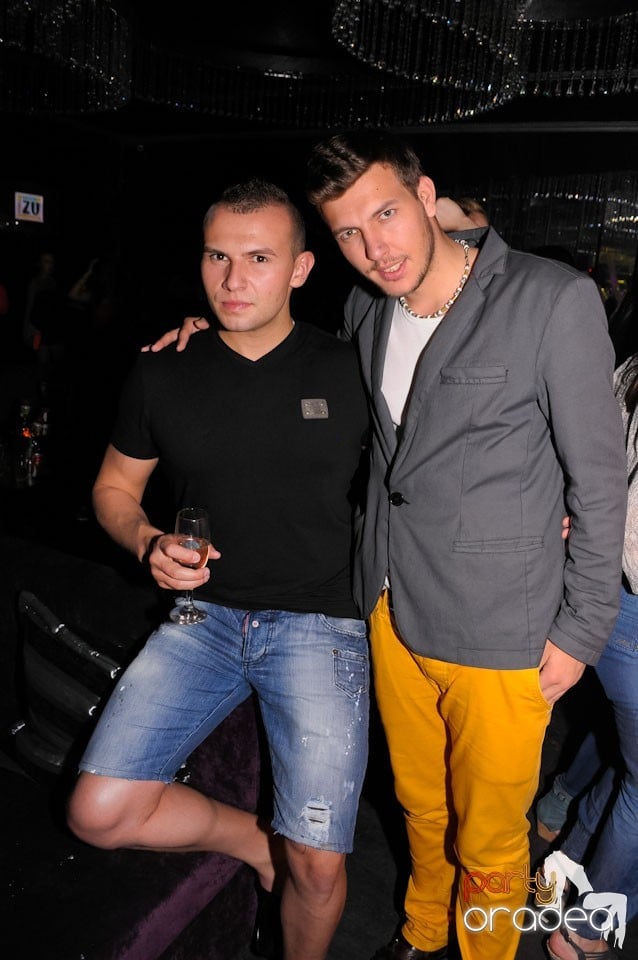 Clubbing în The One, 