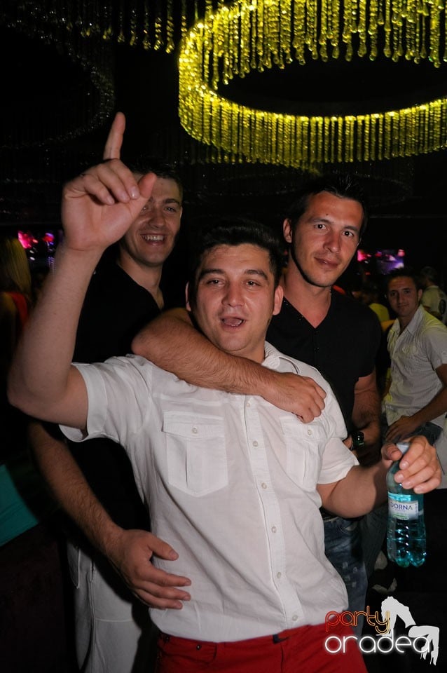 Clubbing în The One, 