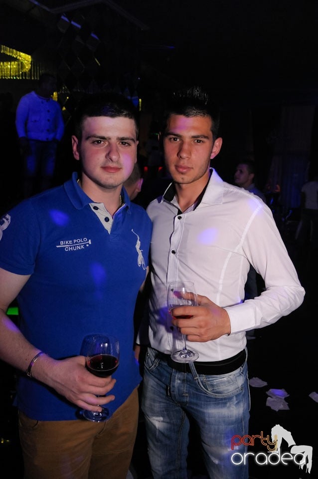 Clubbing în The One, 