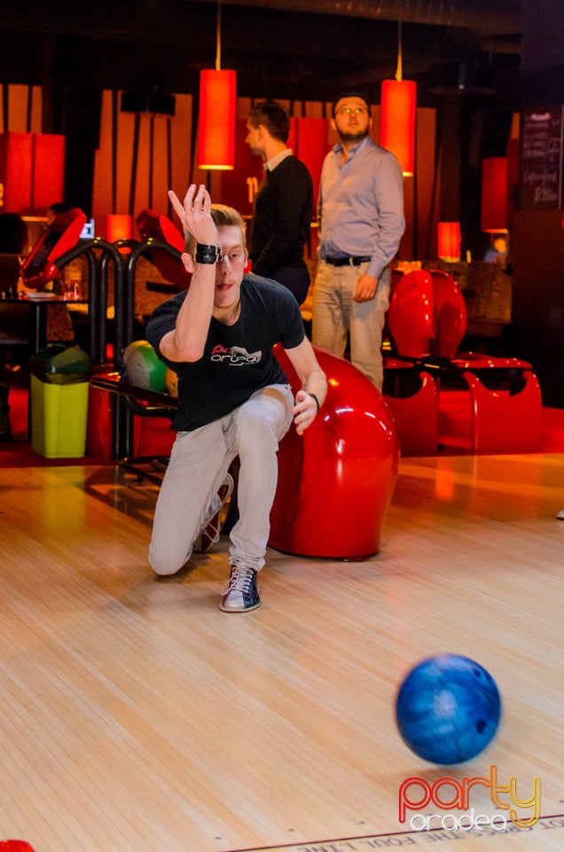 Cupa Presei la Bowling, Lotus Center