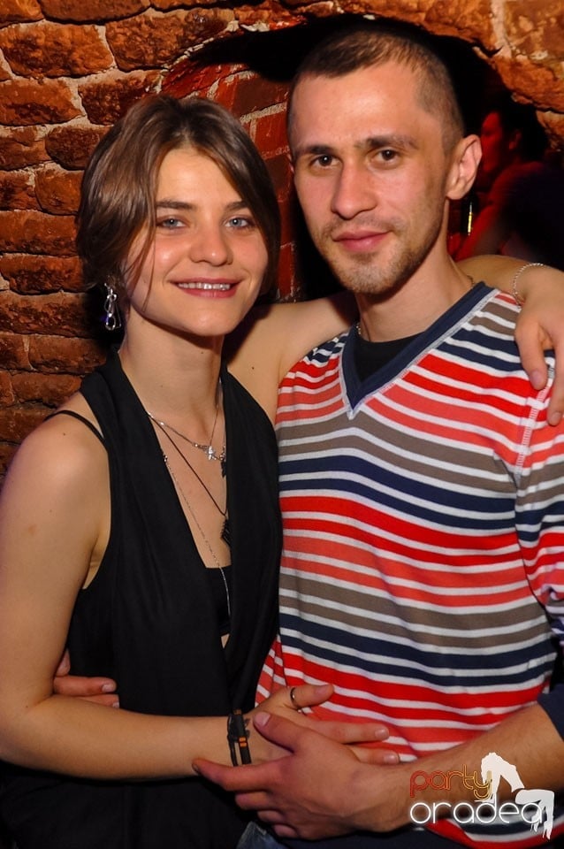 Dacă e joi, e Holsten Party în Escape, 