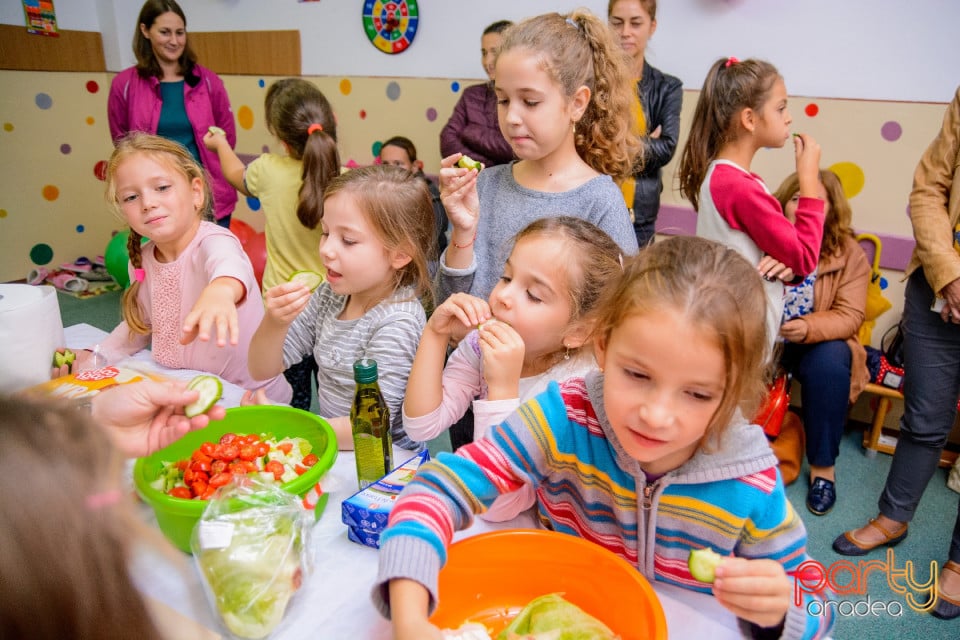 Demonstraţie de artă culinară cu Master Chef, Şcoala de prinţi şi prinţese „Gift of Beauty”