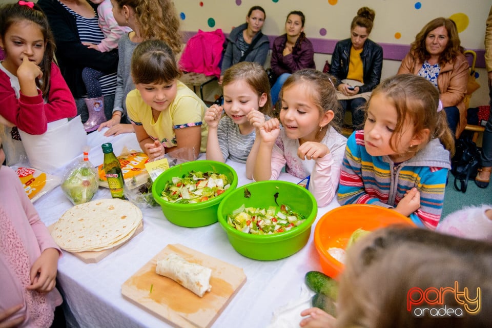 Demonstraţie de artă culinară cu Master Chef, Şcoala de prinţi şi prinţese „Gift of Beauty”