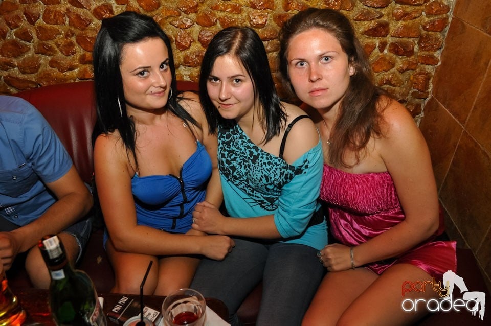 Distracţie în Club Downtown, 