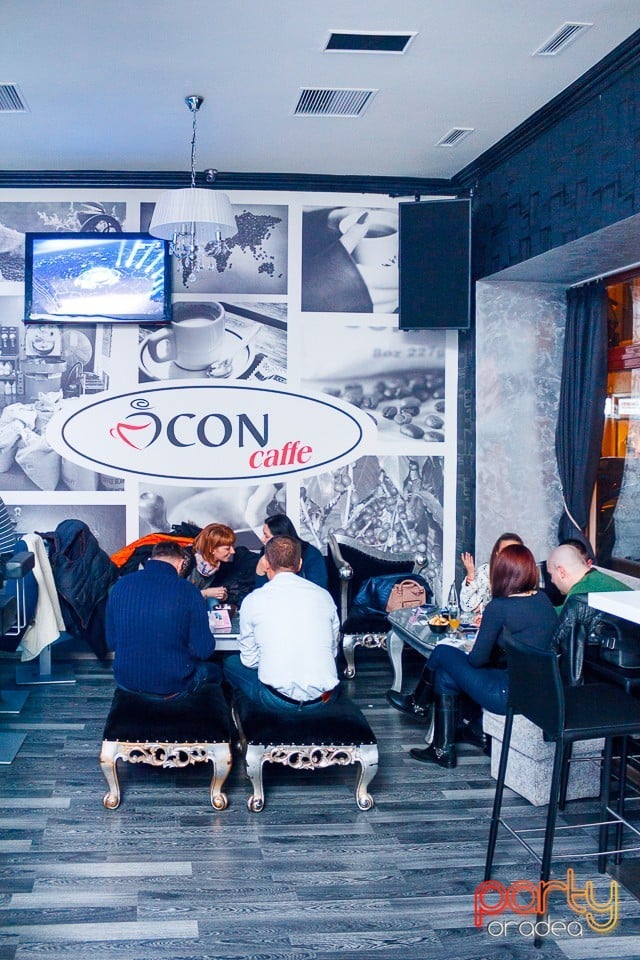 Distracţie în Icon Caffe, Icon Caffe