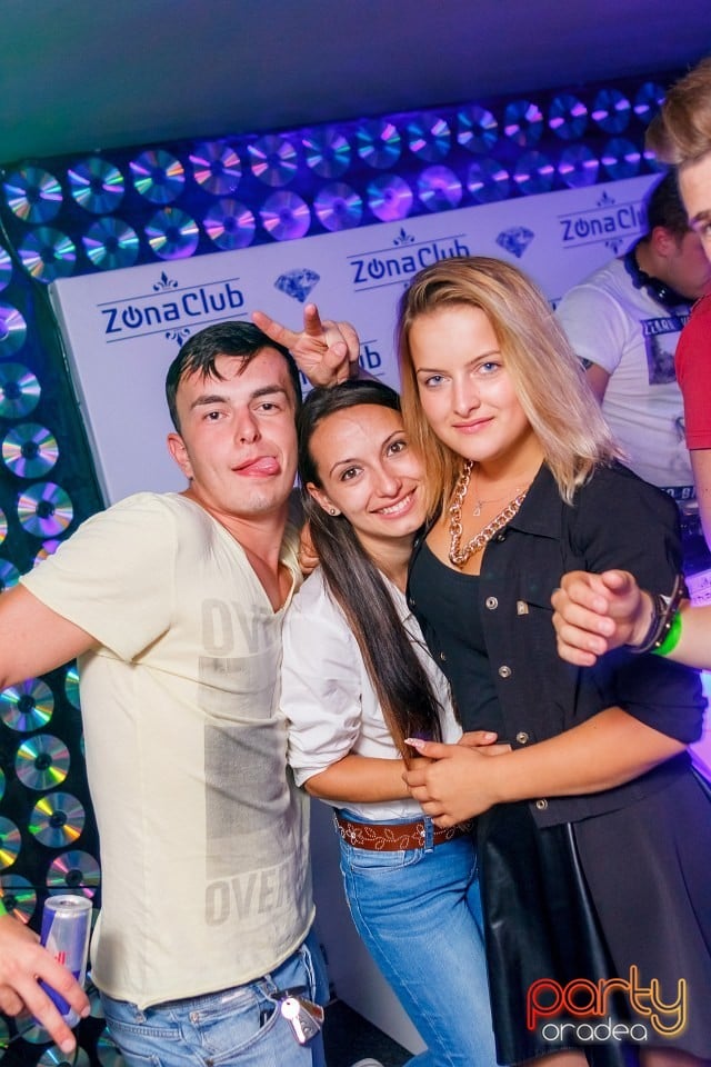 Distracţie în Zona Club, 