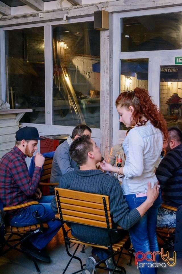 Distracţie la Bodega, Bodega