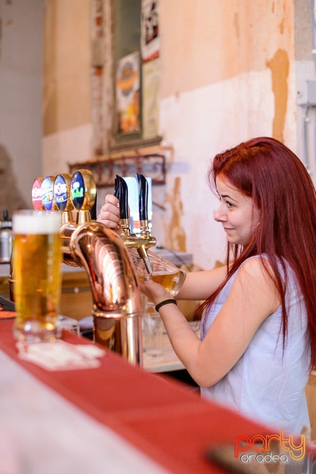 Distracţie la Bodega, Bodega